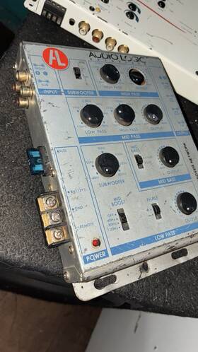 Audio Logic 1223455 Old School 4/way Active Crossover