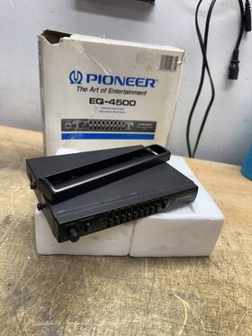Pioneer Eq-4500 1/2 Din Equalizer