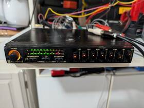 Sherwood Xq-1102 Car Equalizer Old School 7 Bands Graphic Xq1102